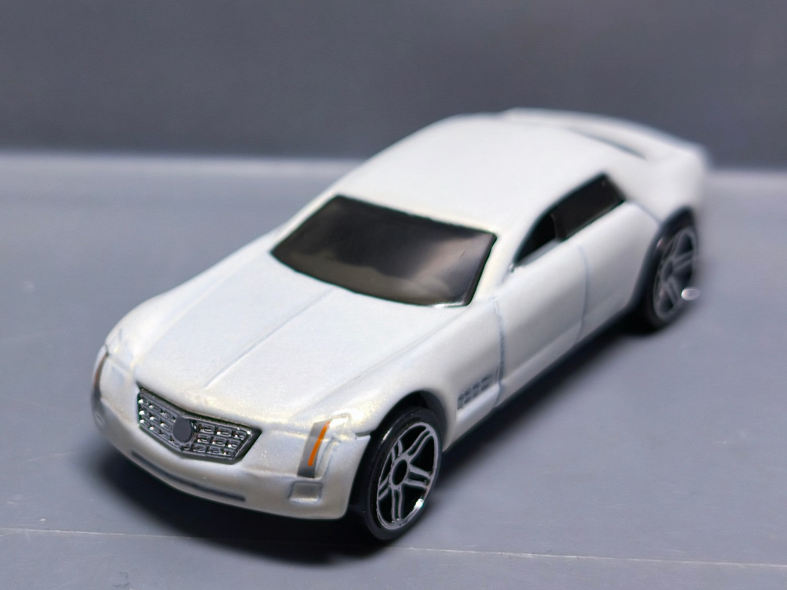 Hot Wheels Cadillac sixteen 2006-116   (A37)