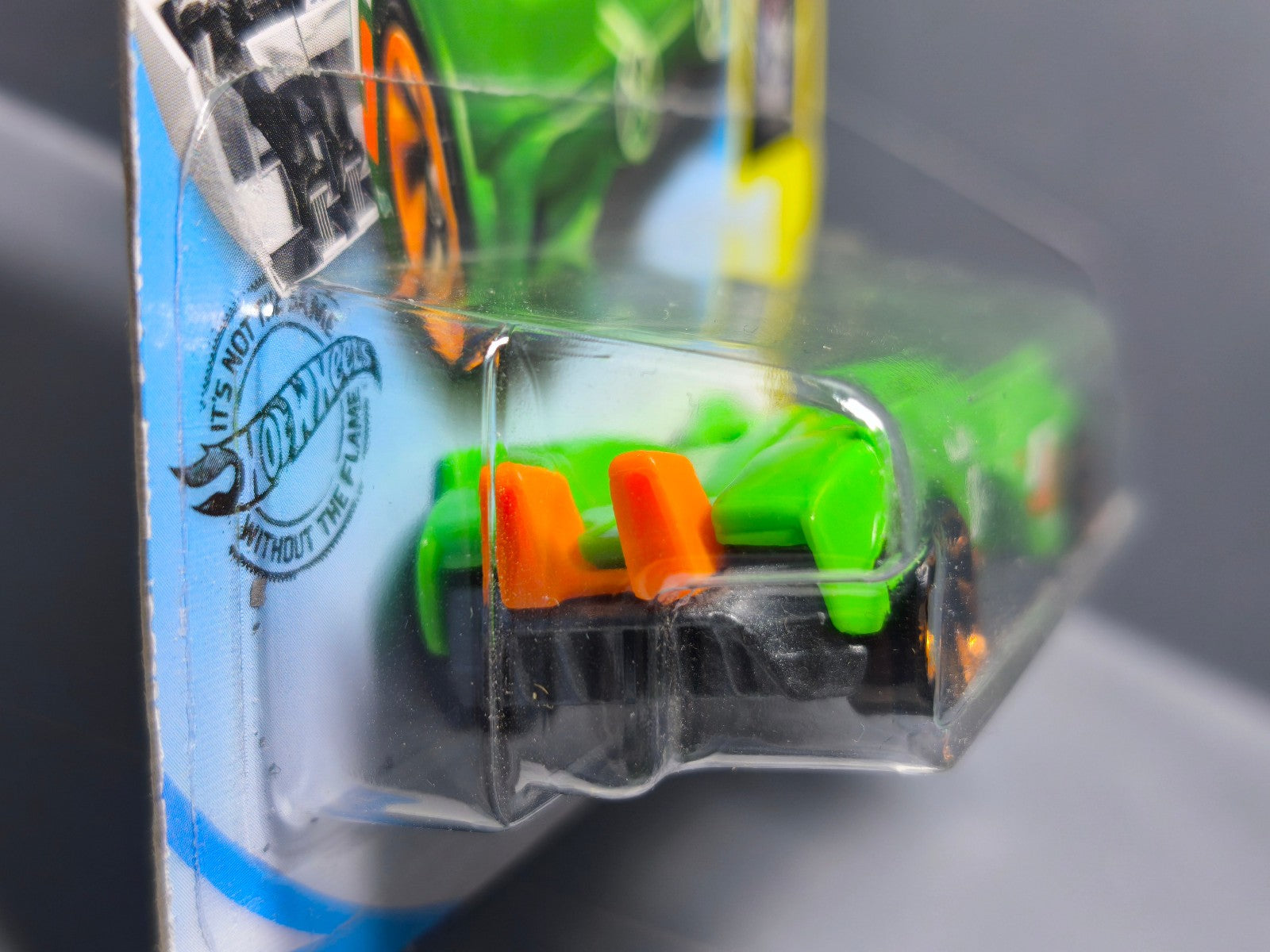 Hot Wheels Slide Kick  2019-144 (NP18)