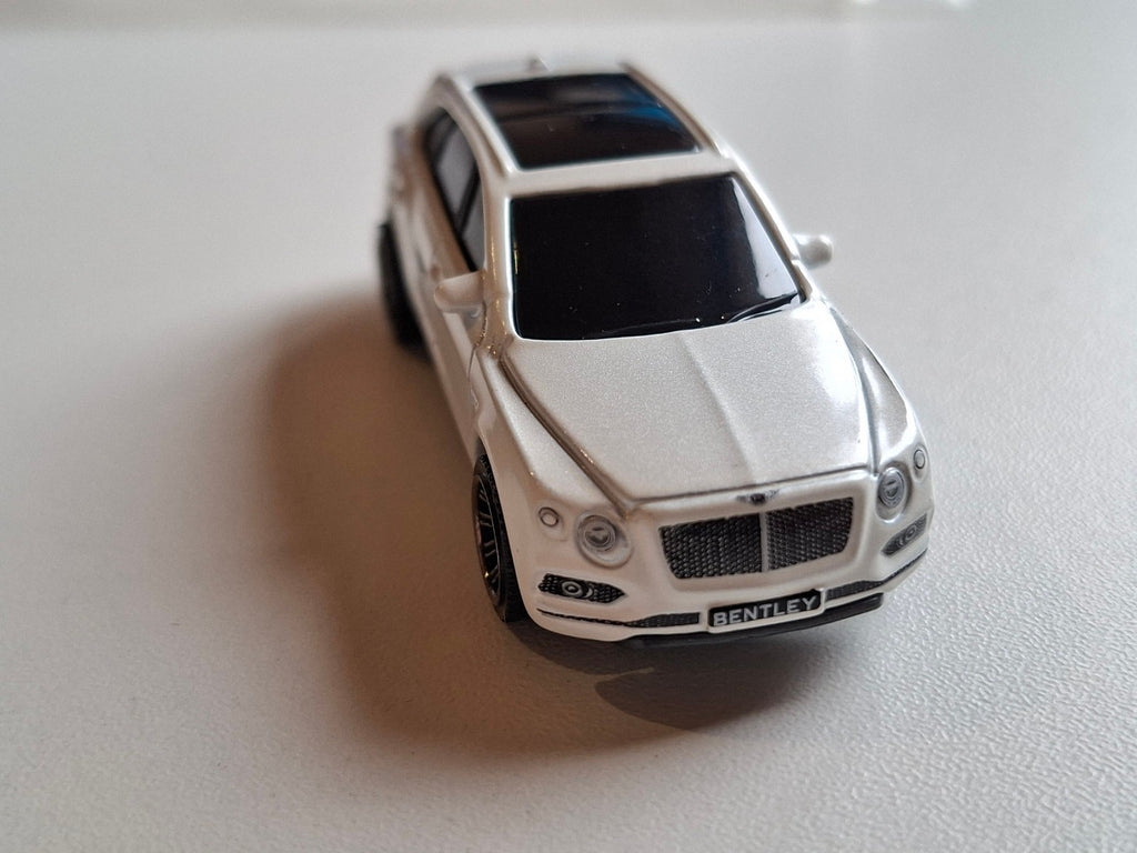 Matchbox  '18 Bentley bentayga mainline 004  (A06)