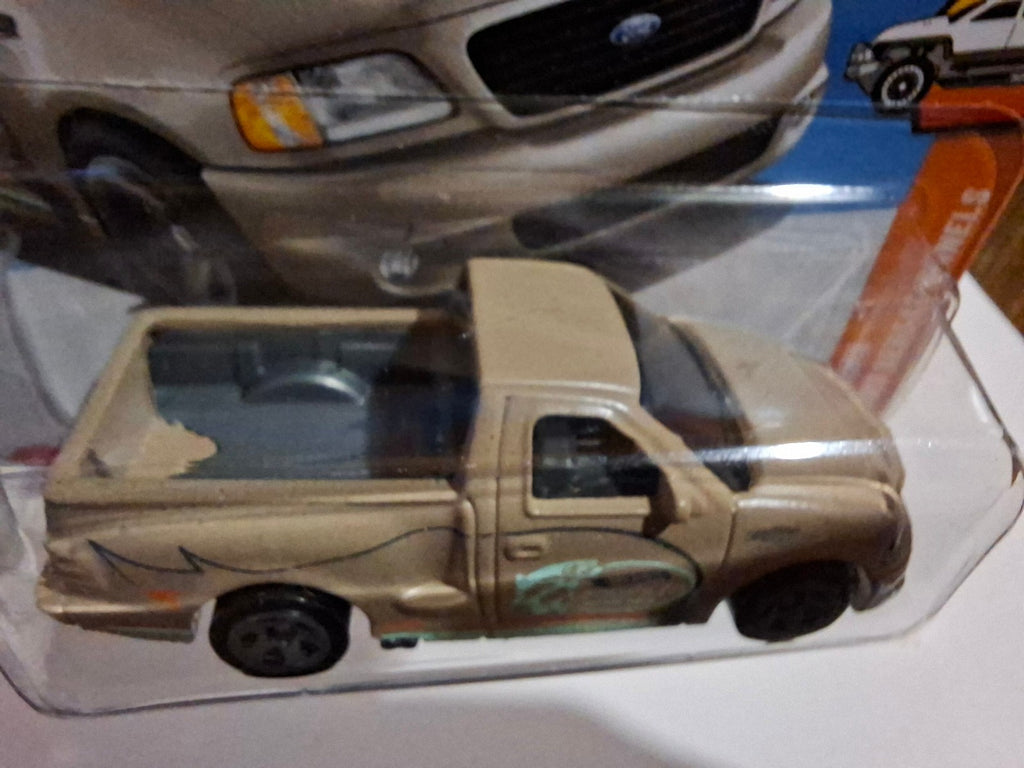 Hot Wheels '99 Ford f-150 svt lightning   2025-094 (NP02)
