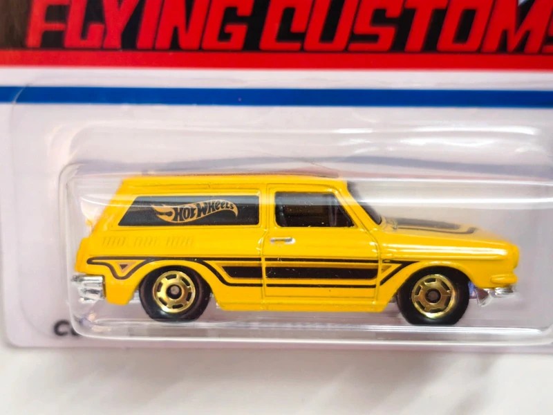 Hot Wheels 2020 flying customs target Custom 69 volkswagen squareback   (NP47)