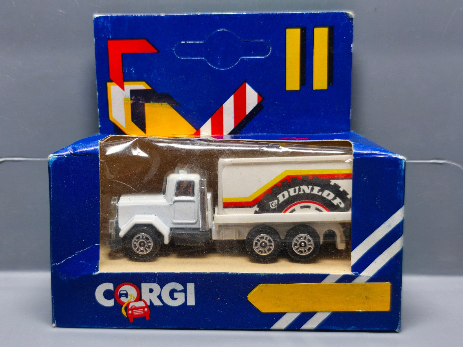 Corgi Container truck dunlop boite et bulle abimées (NP14)