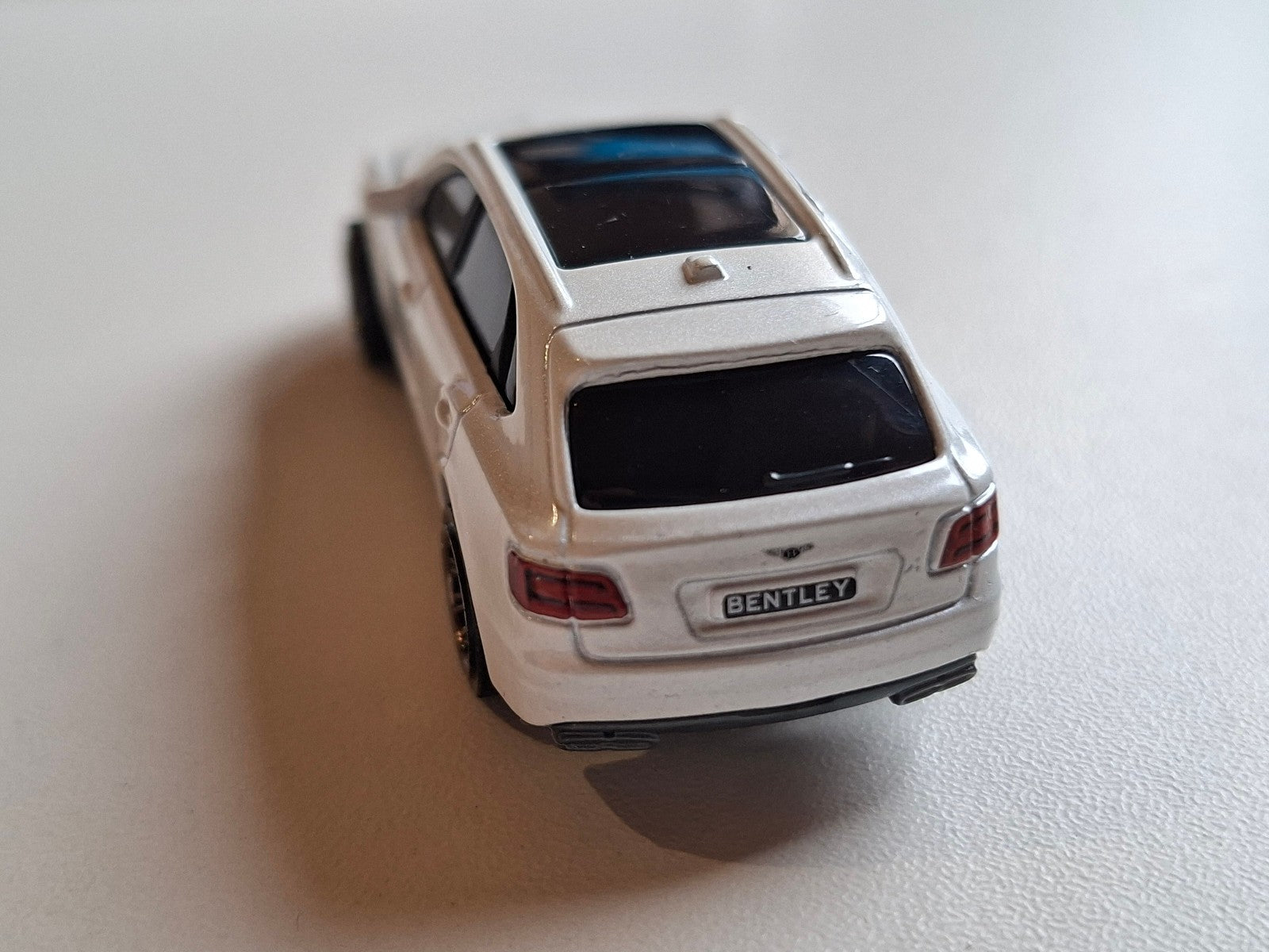 Matchbox  '18 Bentley bentayga mainline 004  (A06)