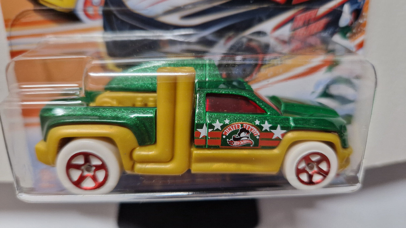 Hot Wheels 2024 Christmas DIESEL DUTY  (NP19)