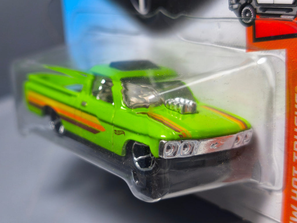 Hot Wheels Custom '72 Chevy LUV 2019-030 (NP18)