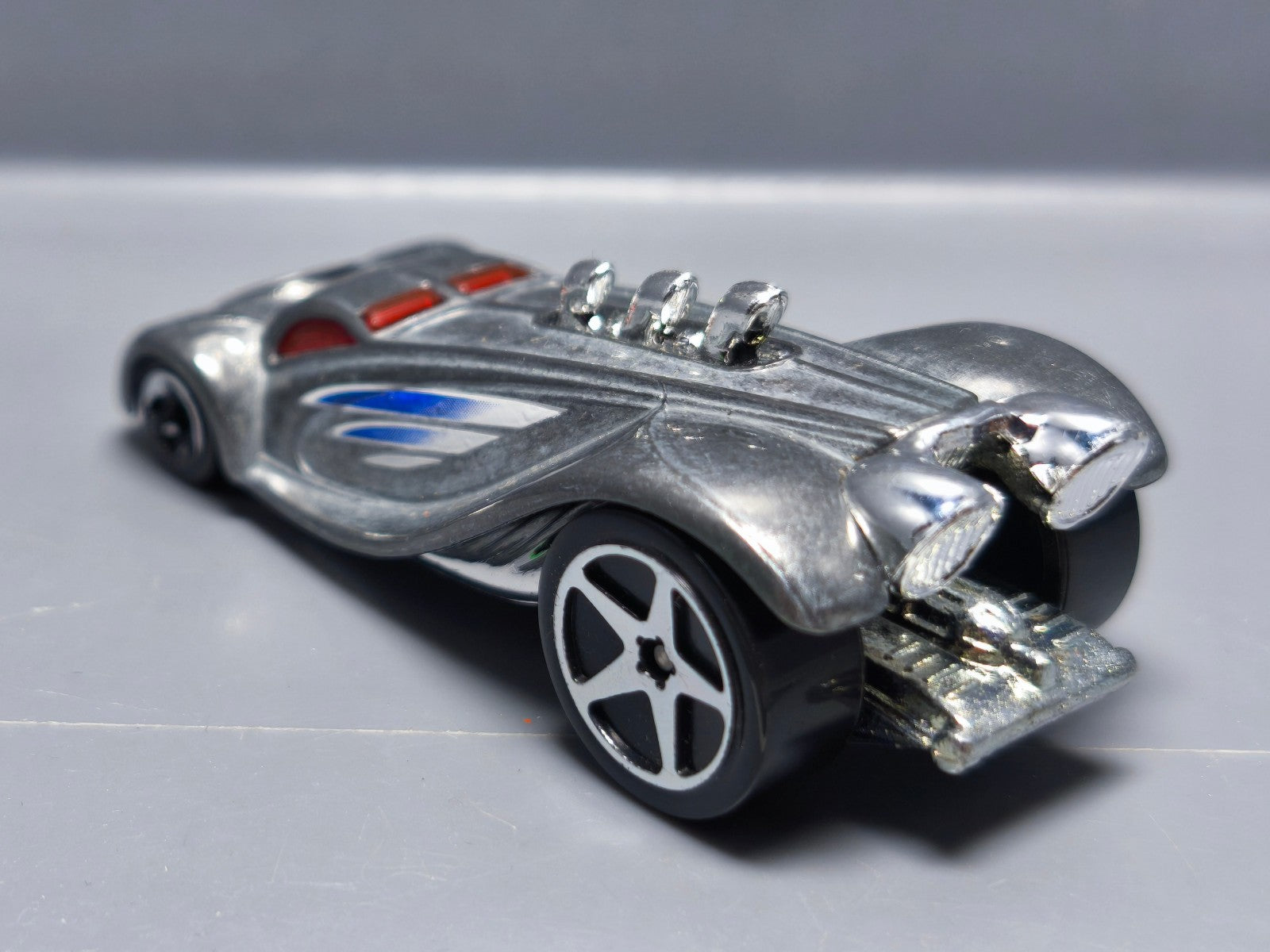 Hot Wheels Grandy lusion zamac 2004-017  (A11)