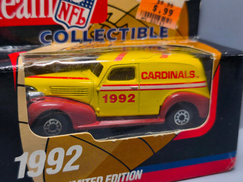 Matchbox Team Collectible 1992 NFL 39 chevy sedan Arizona cardinals  (NP43)