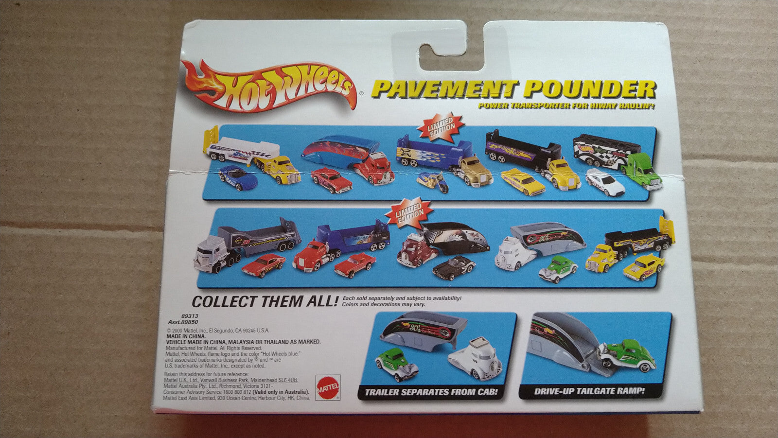 Hot Wheels 2001 pavement pounders  3 window 34  (C7)