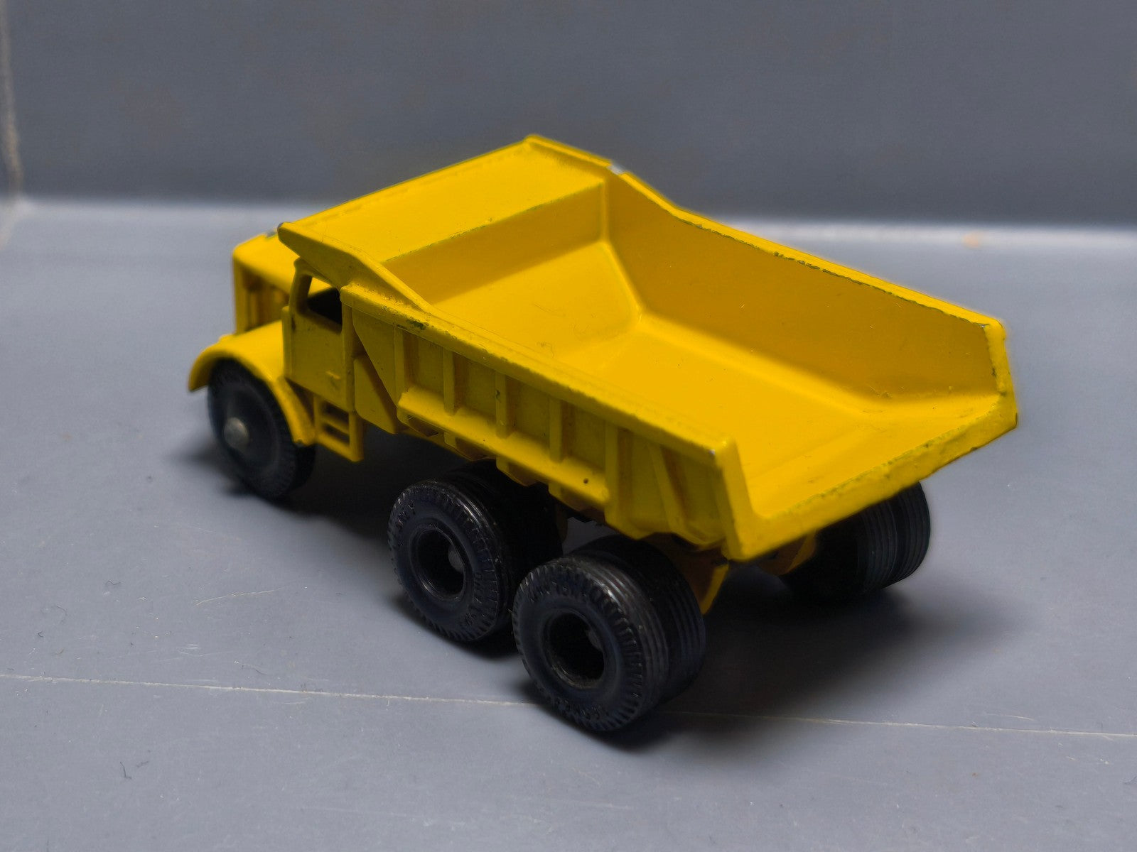 Matchbox Made in england  Euclid quarry dump truck    (A05)