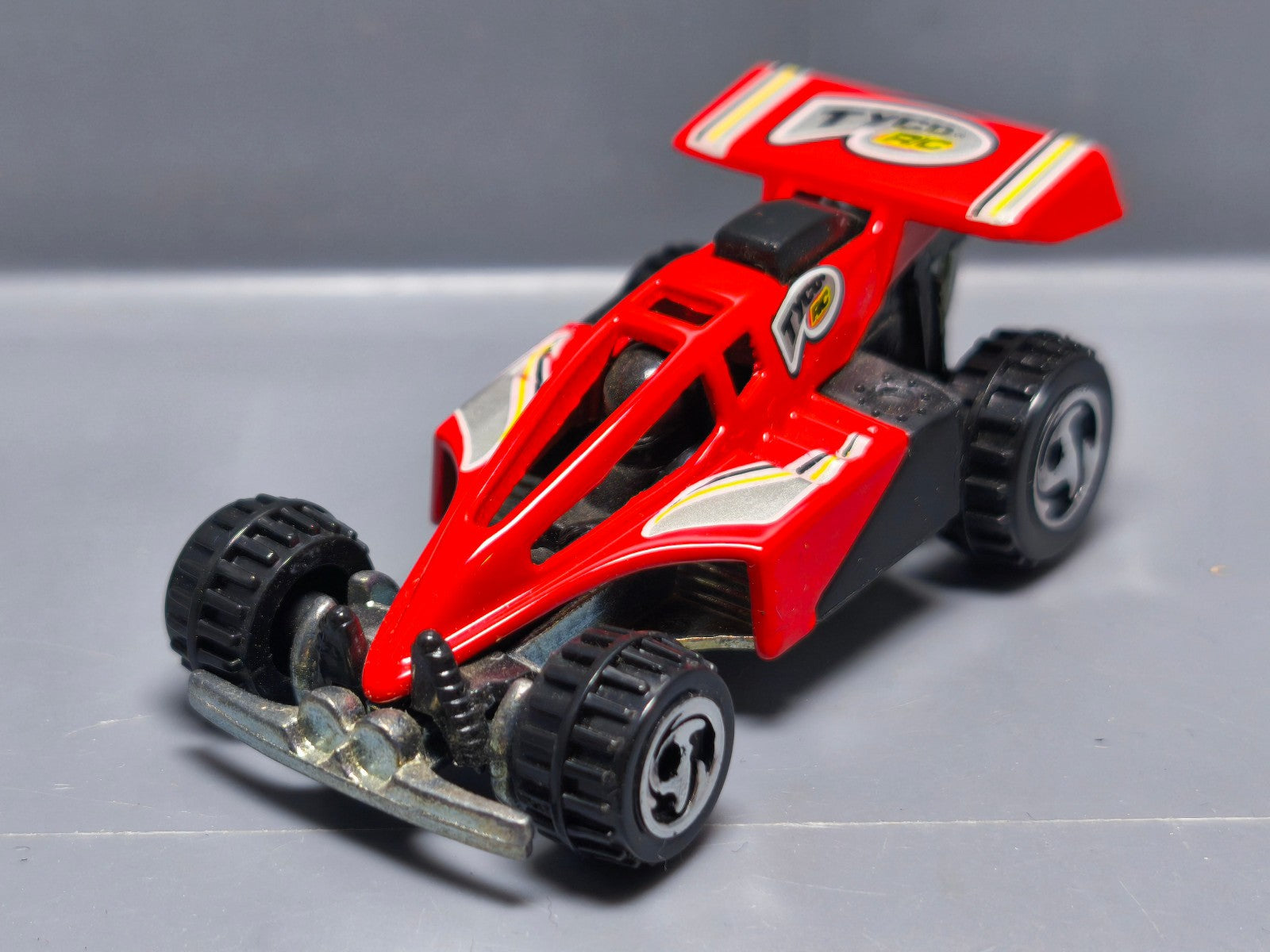 Hot Wheels  Shock factor 1999 timeless toys  (A11)