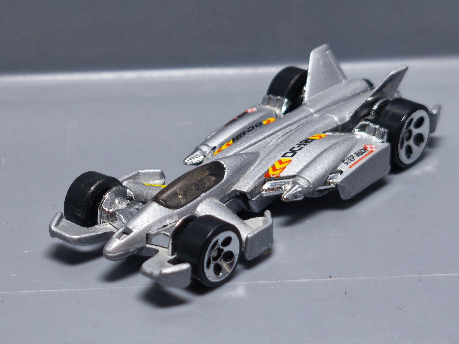 Hot Wheels Jet threat 3.0  version base peinte 2001-034  (A32)