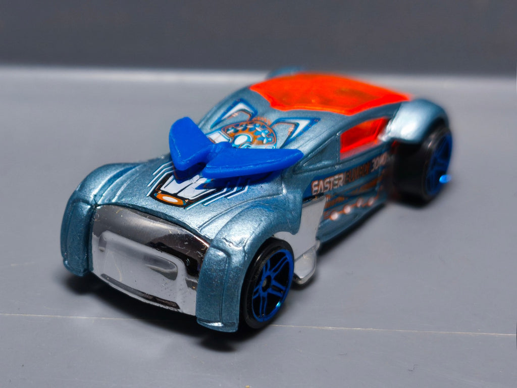 Hot Wheels Phantom Racer Easter Egg-Clusive (A05)