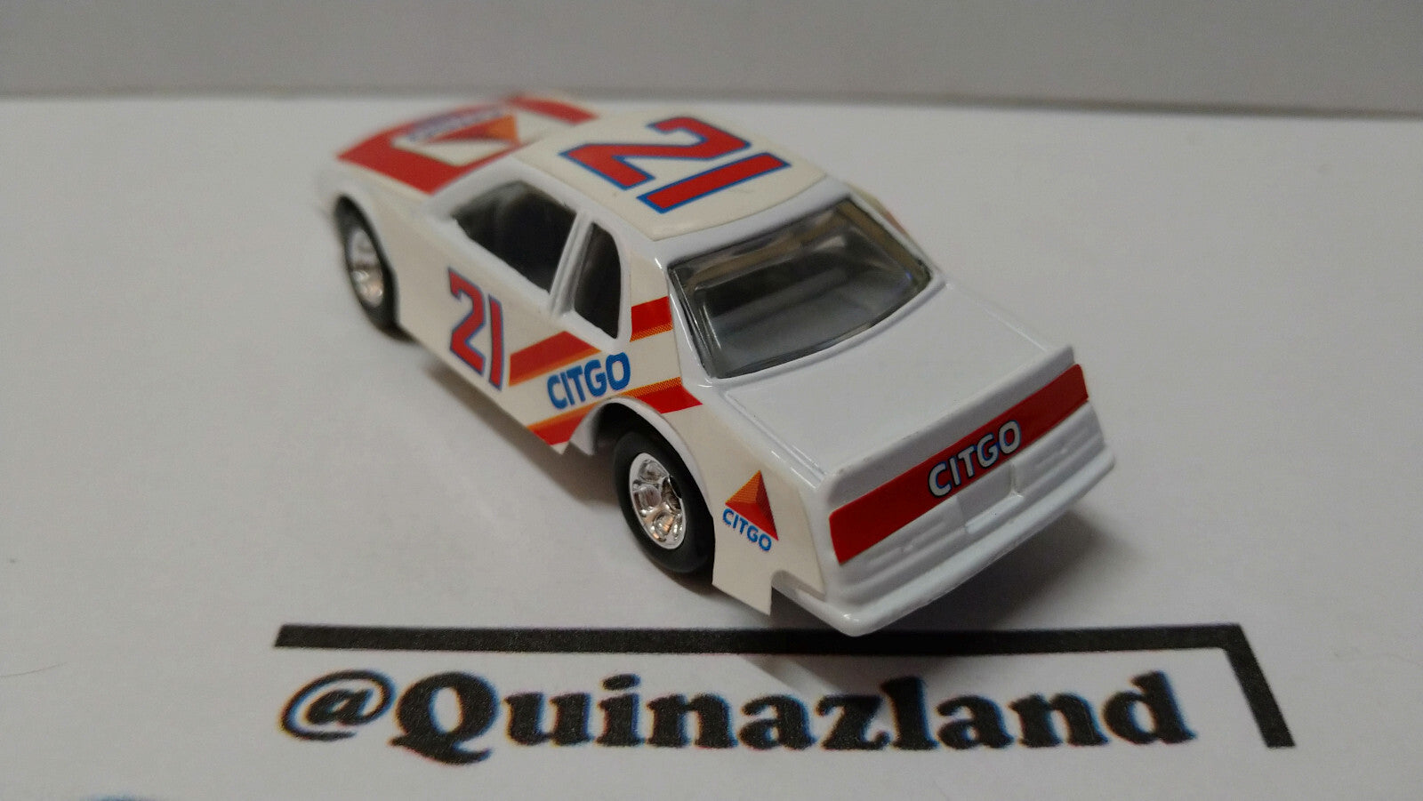 ERTL 1/64 1990 Nascar Ford thunderbird citgo (A15)