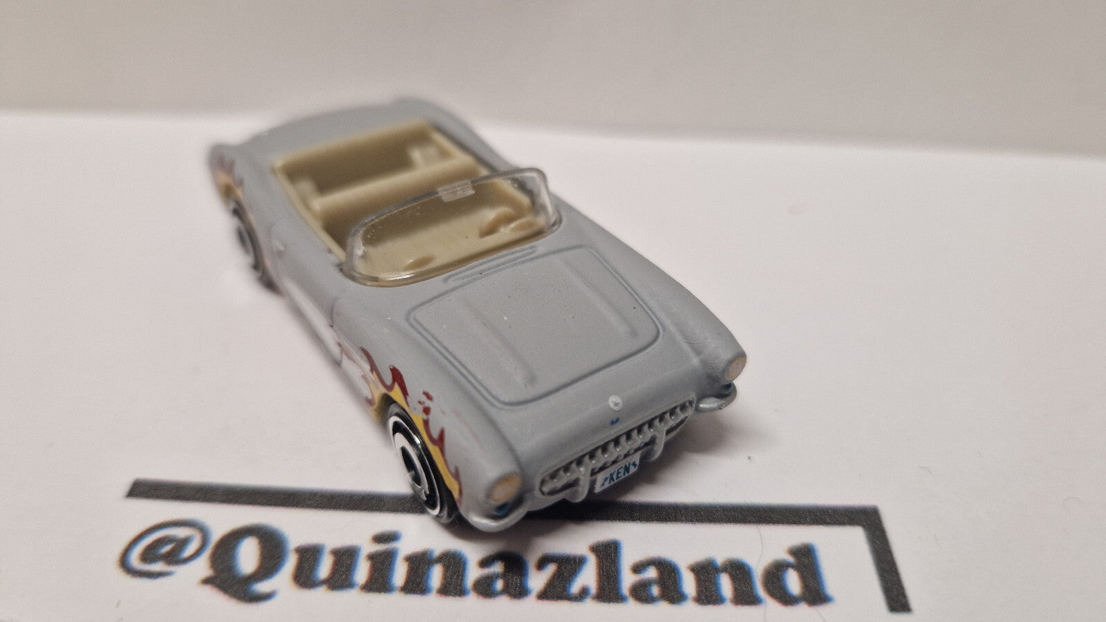 Hot wheels Barbie 1956 corvette 2024-029  (A03)