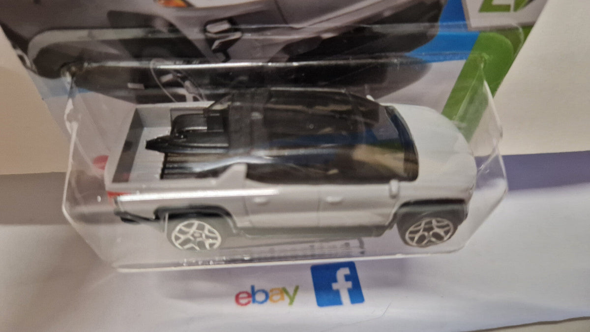 Hot Wheels Silverado EV RST  2025-086 (NP45)