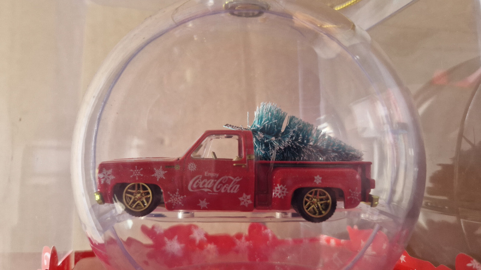 M2 Machines Chase Exclusive Coca Cola Ornament 1974 Chevy Stepside Truck  (ET)
