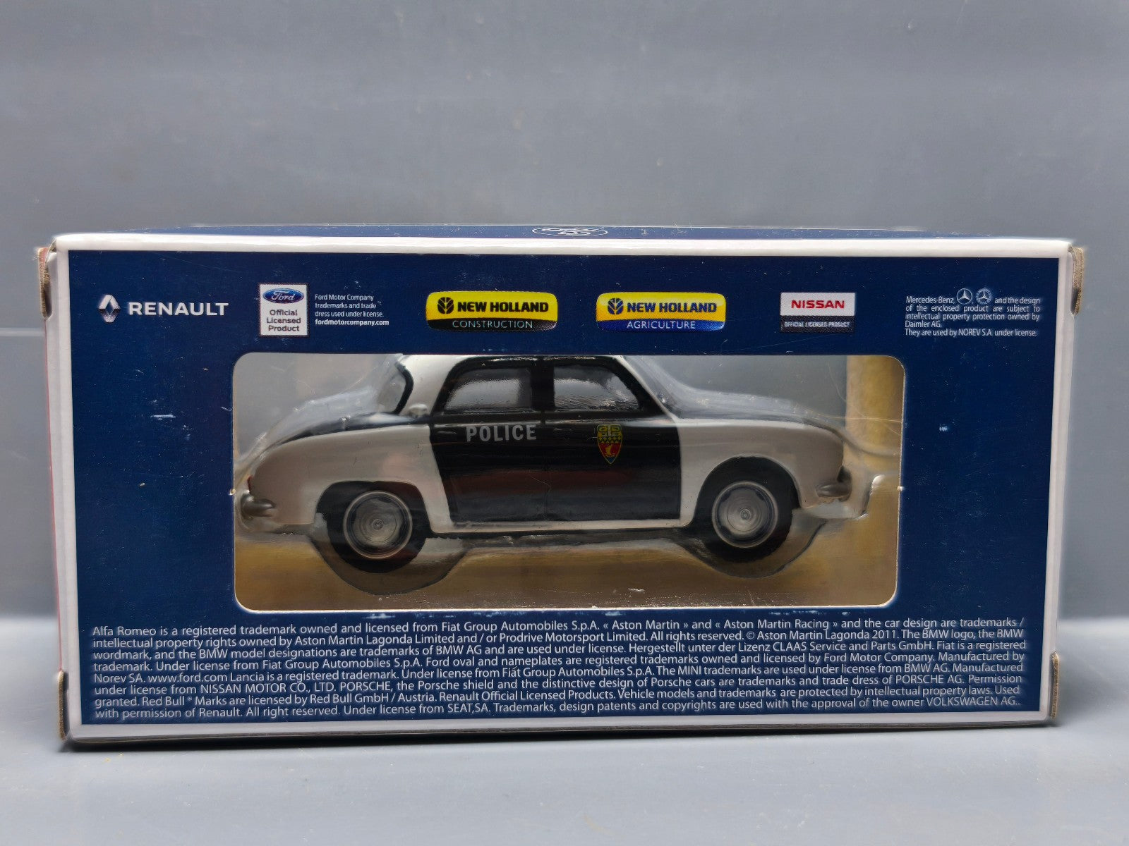 Norev Racing Multigam Classic Renault Dauphine  1/64 (NP41)