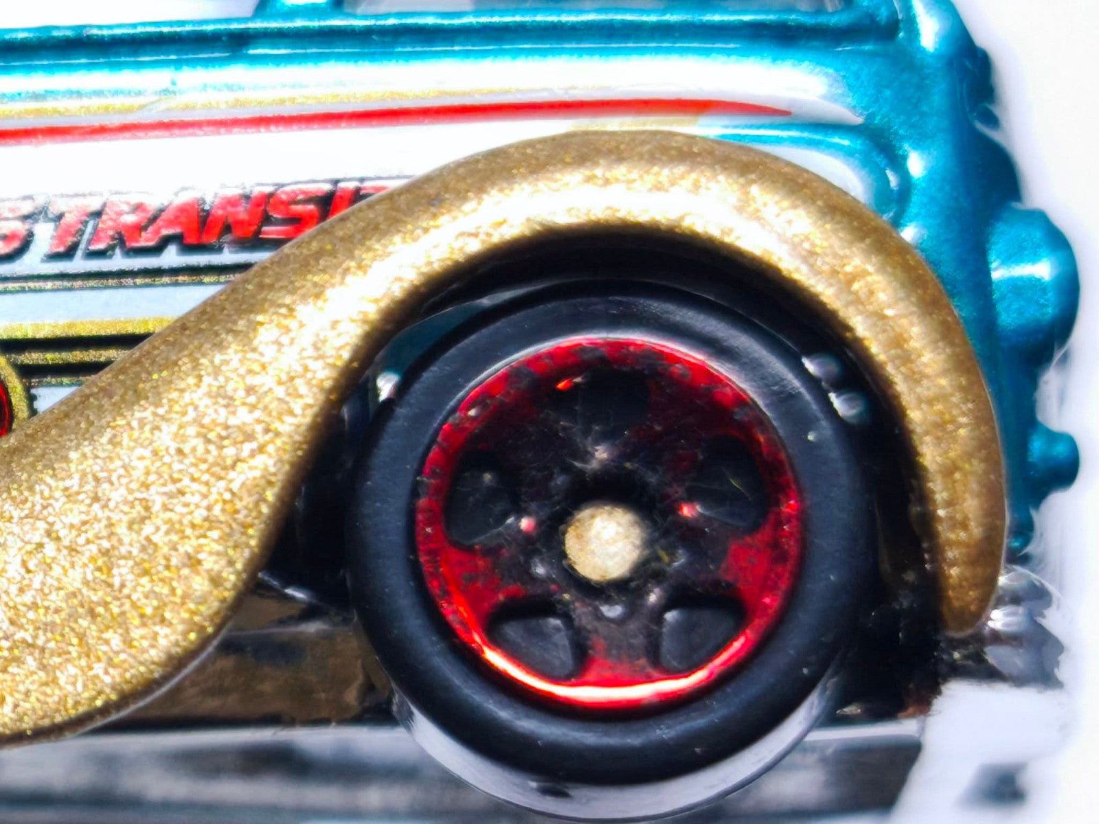 Hot Wheels Low flow  2011-176  (DV013)