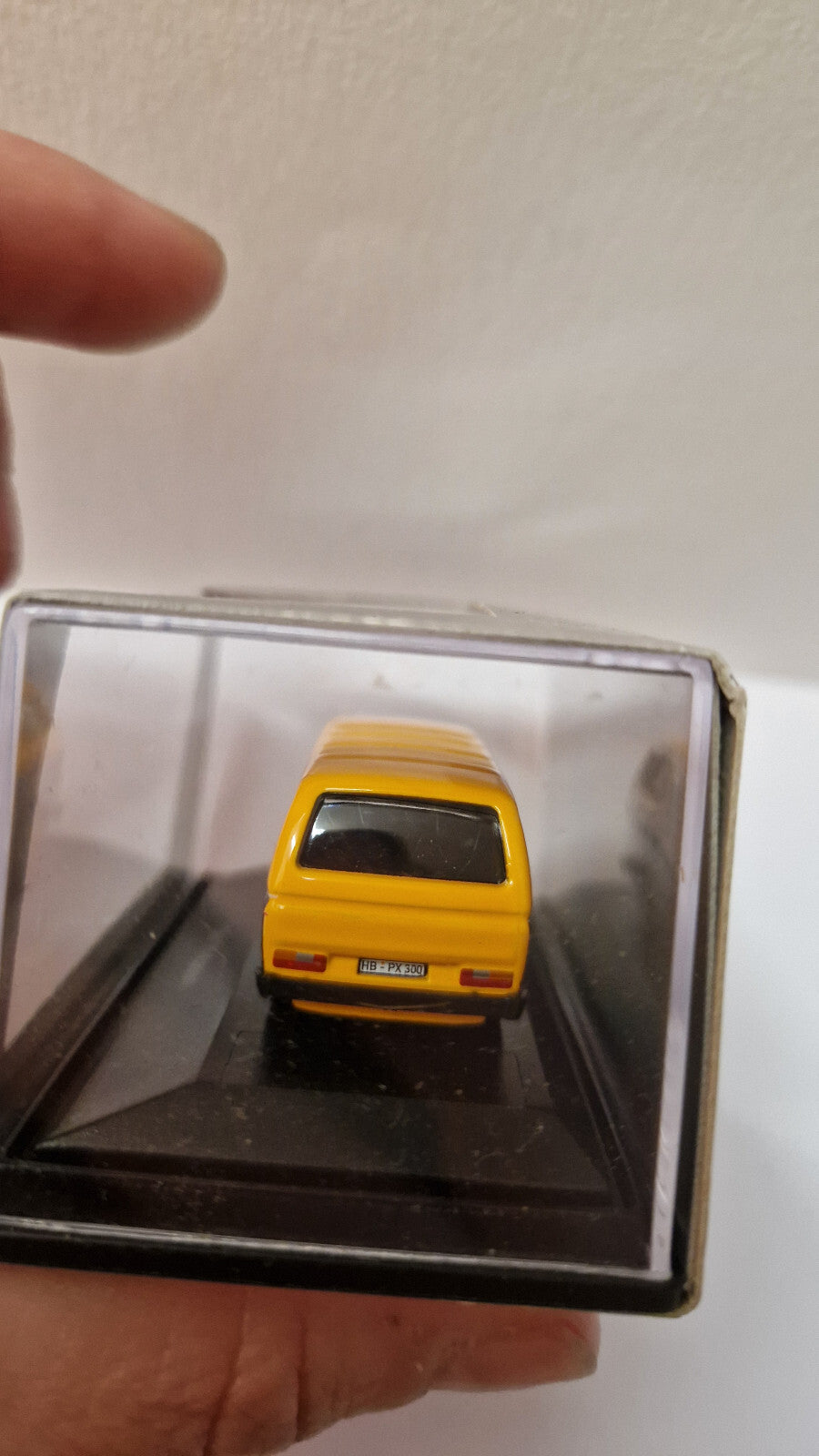 Schuco 1/87 Volkswagen T3 kasten Jacob kafee  (NP31)