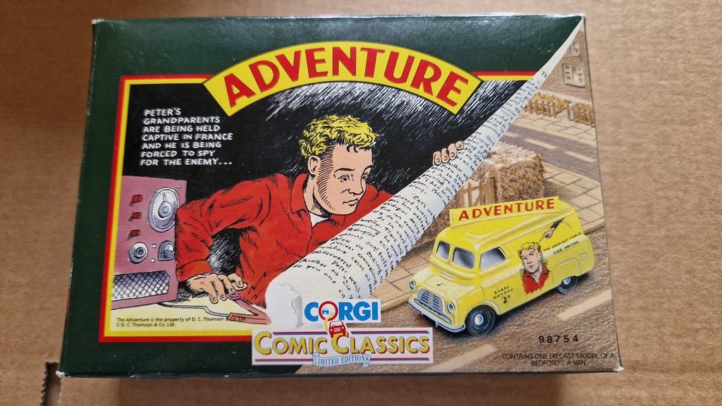 Corgi 1/43 Comic classics Bedford C A van limitée à 7500 exemplaires  (CT05)