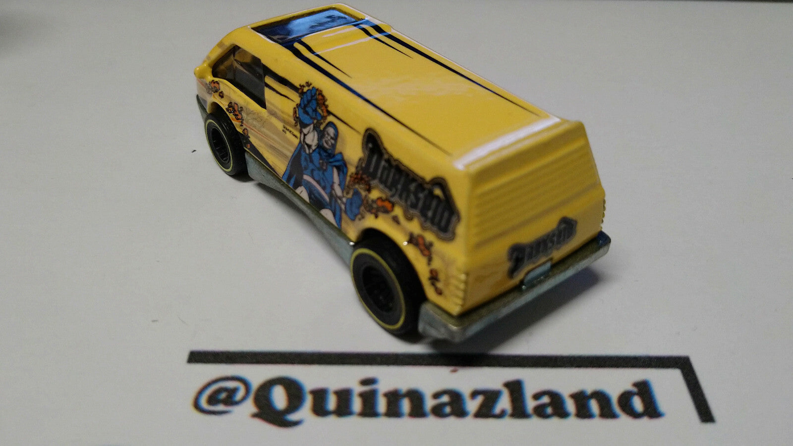Hot Wheels Dream Van XGW 2012    (A29)