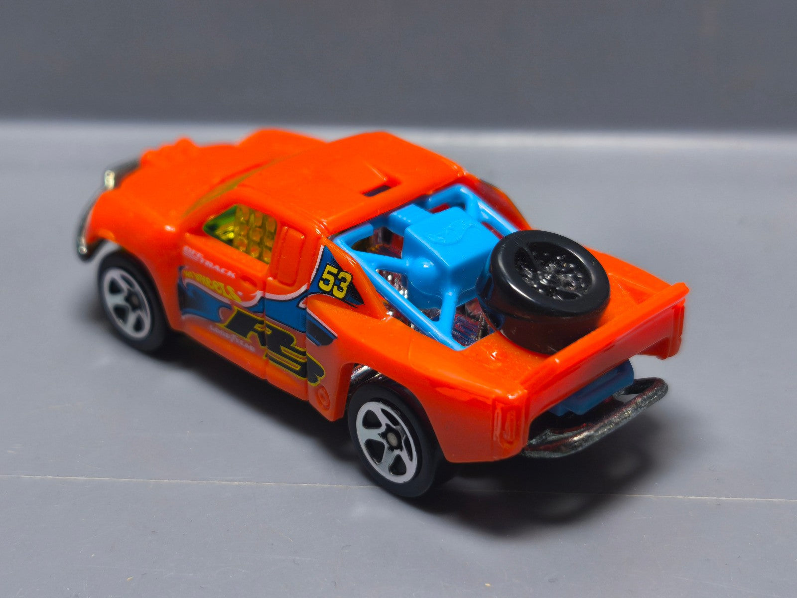 Hot Wheels Off track exclusive kmart 2004-084   (A15)