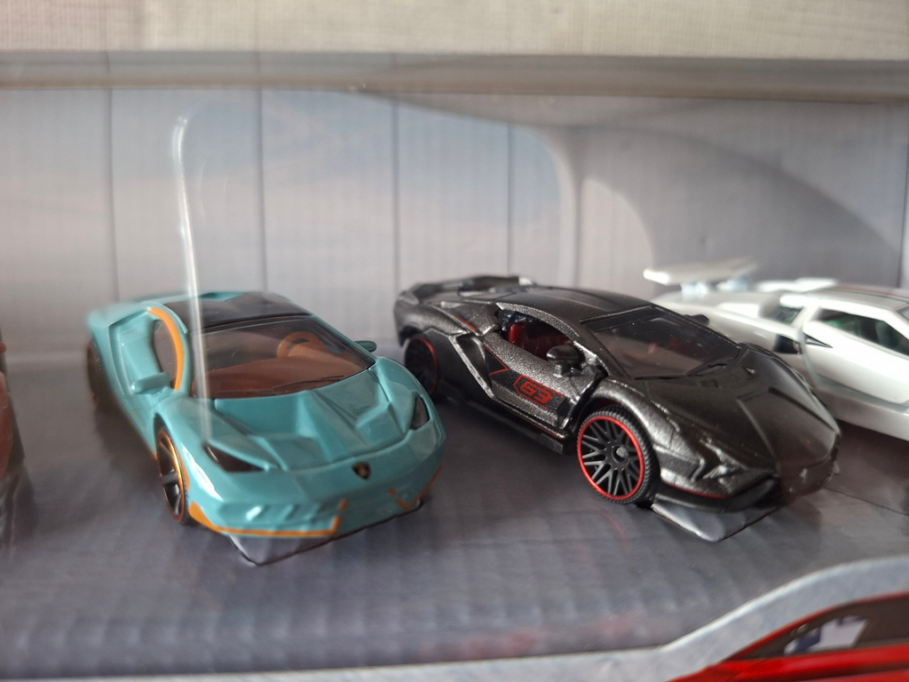 Majorette Ride  Cool Lamborghini Countach Centenario Urus Sian fkp (ET)
