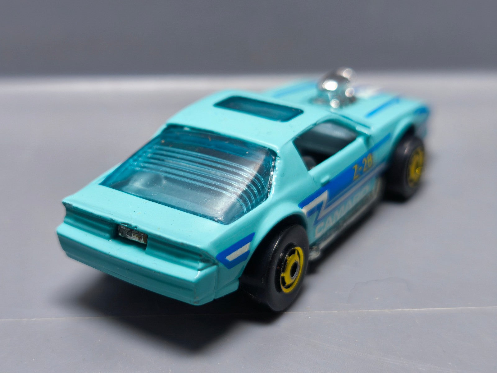 Hot Wheels 80's Camaro 1990 avec déco sur capot HO  (A21)