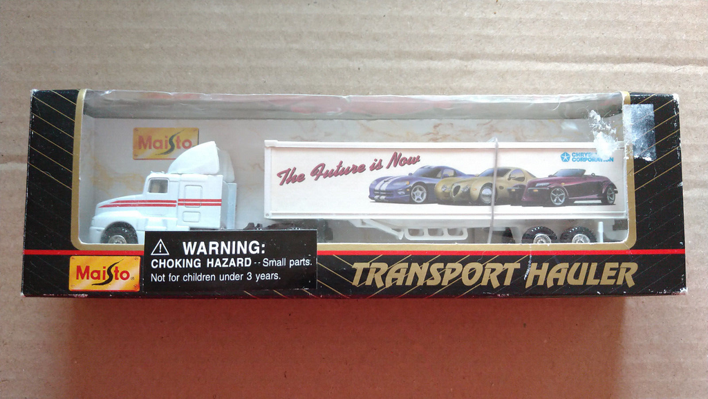 Maisto Transport hauler Chrysler corporation   (C10)
