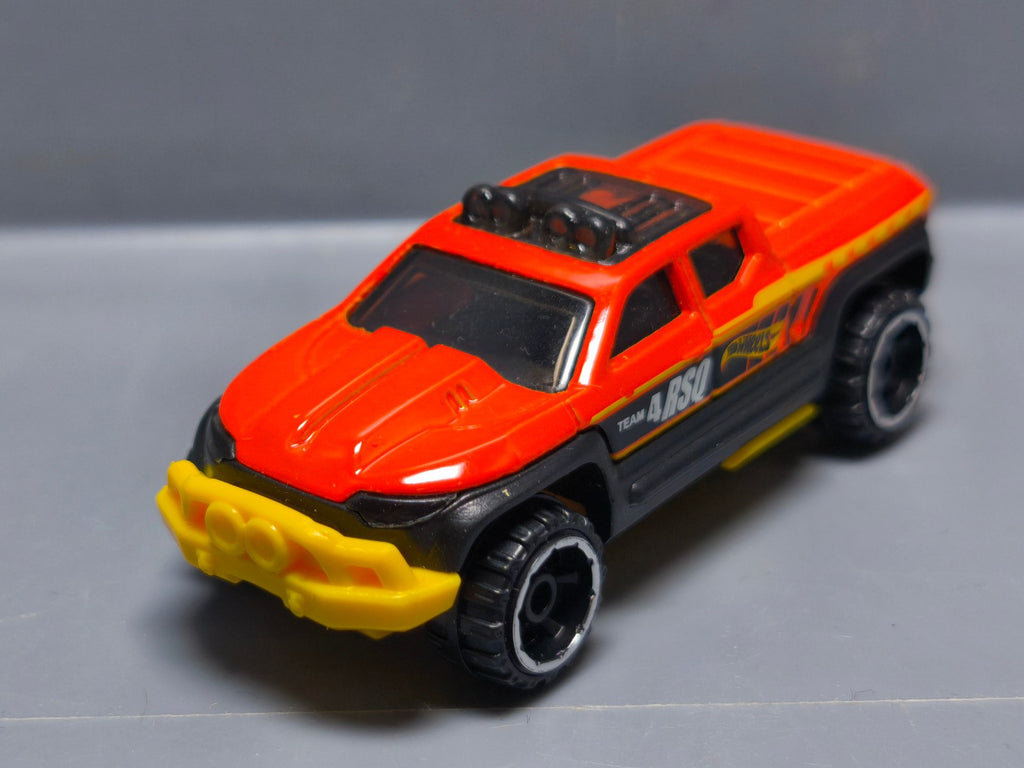 Hot Wheels Off-duty 2017-114       (A07)