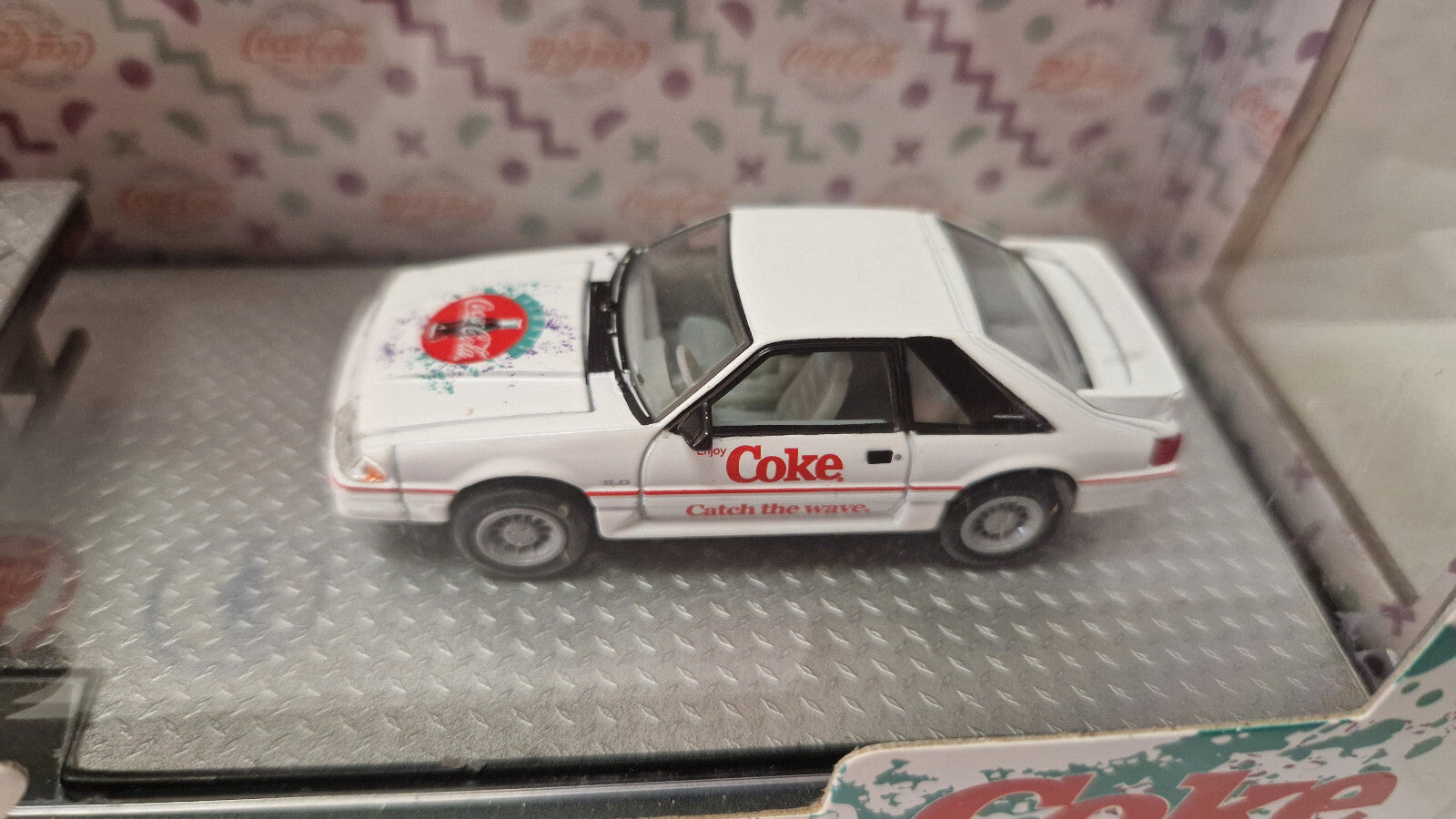 M2 Machines Coca Cola 1990 Ford C-8000 & 1990 Ford Mustang GT (C14)