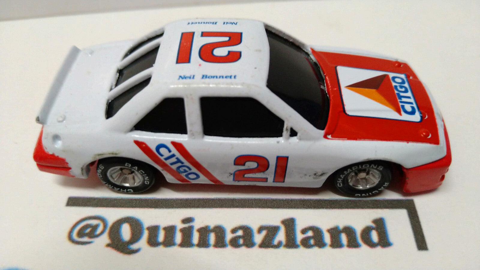 Racing champions Stock car  Ford thunderbird Neil bonnett (A10)