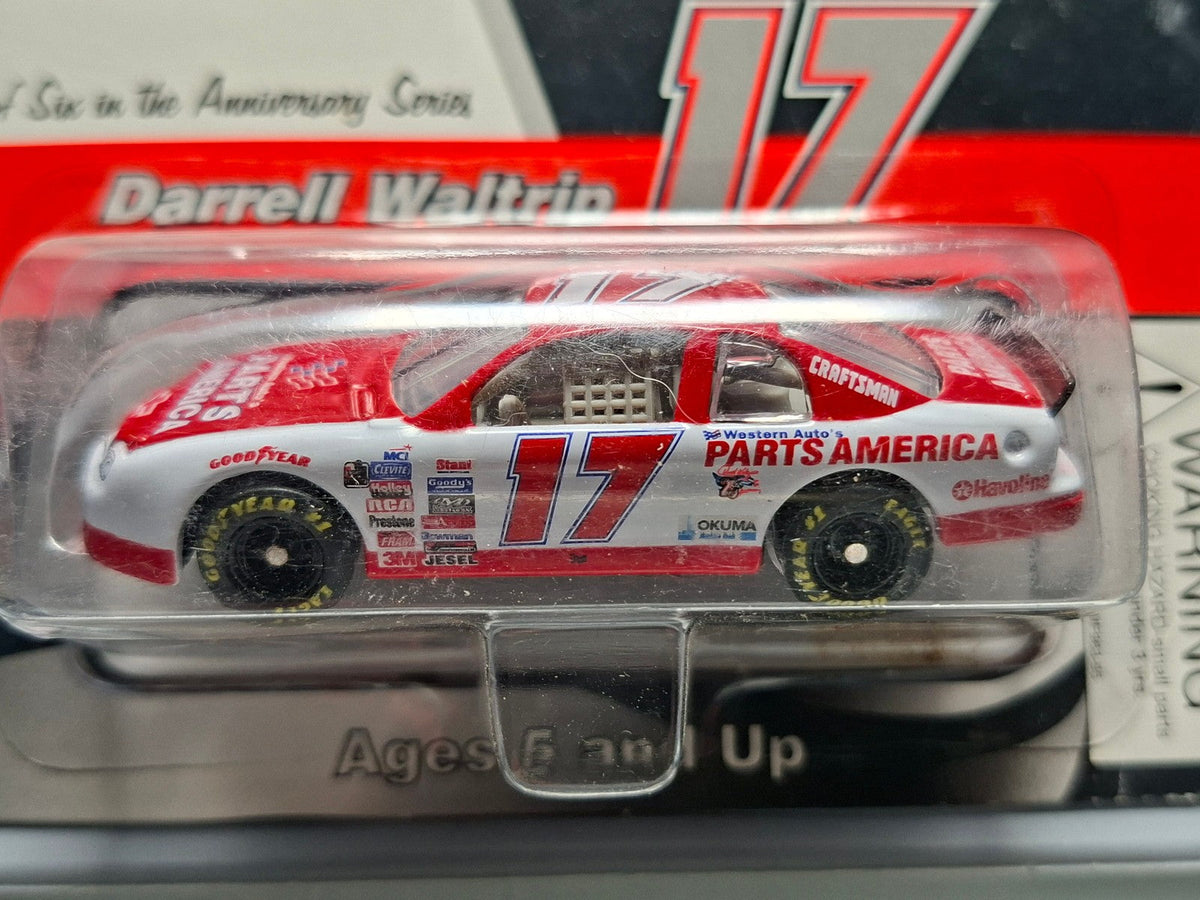 Revell 1/64 1997 25th anniversary  Chevrolet Monte Carlo Darrell Waltrip (NG15)