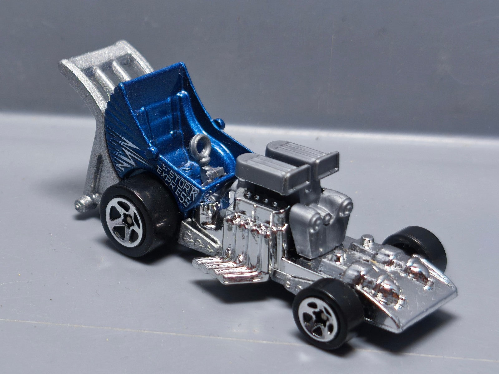 Hot Wheels Baby Boomer 2002-218 bleu base silver (A20)