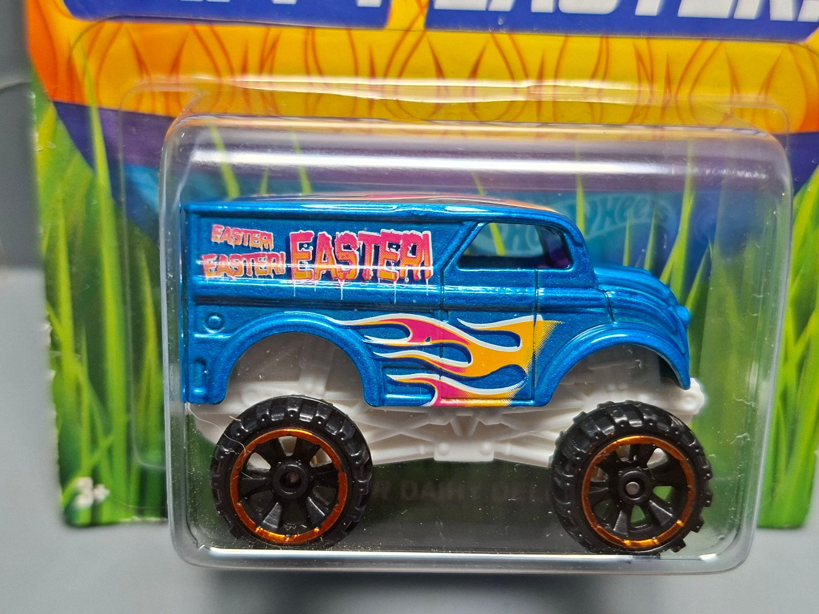 Hot Wheels  2016 happy easter exclusive Walmart  Monster dairy delivery (NP11)