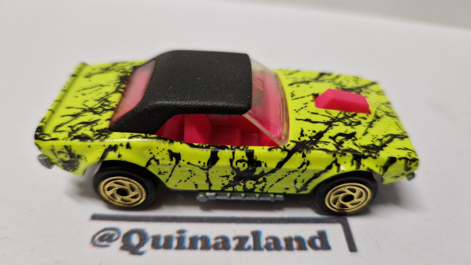 Matchbox 1994 mainline #1 Dodge challenger     (A29)