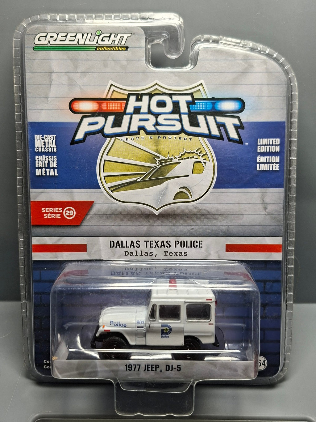 Greenlight Hot Pursuit 1977 Jeep DJ-5 (NG08)