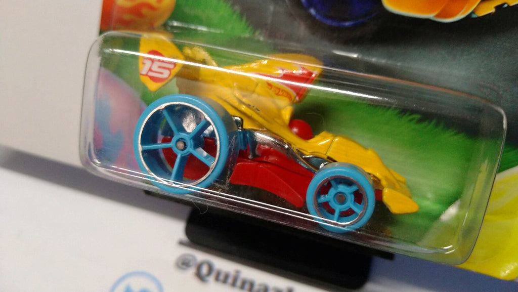 Hot Wheels Happy Easter Tarmac Attack (NP18)