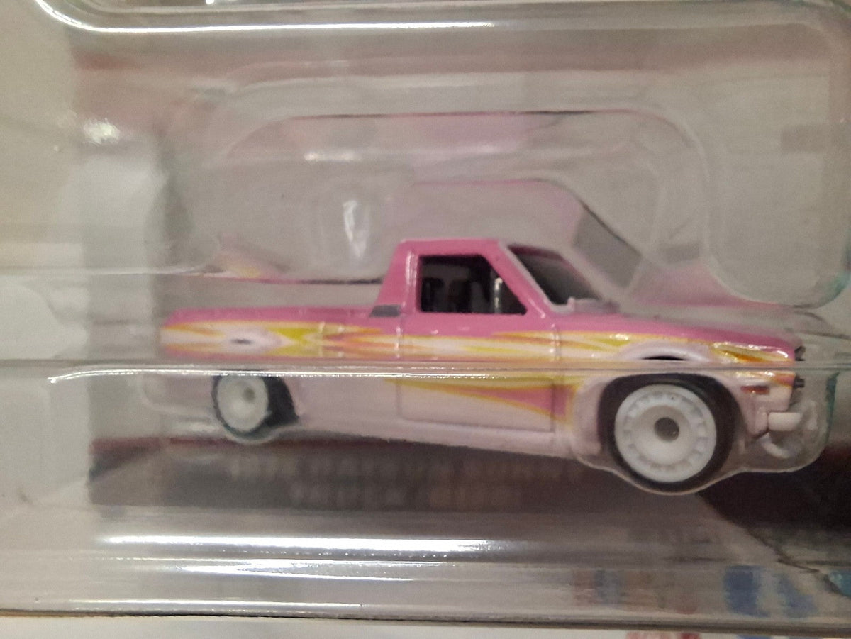 Hot Wheels  2-pack 1975 DATSUN SUNNY TRUCK  CUSTOM ’93 NISSAN HARDBODY (CT15)