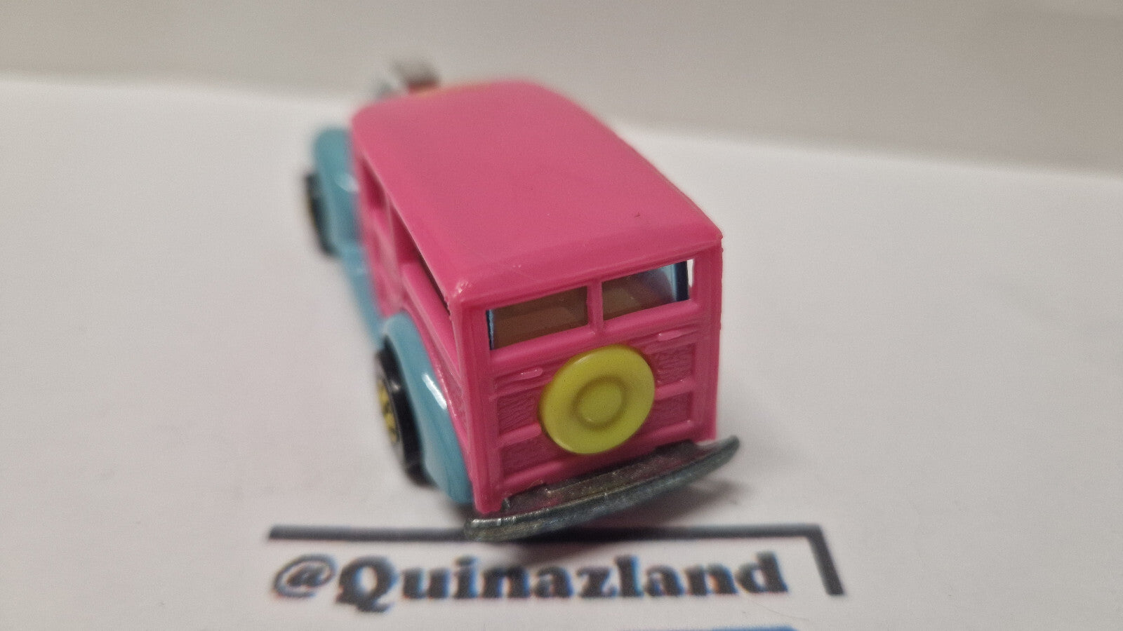 Hot Wheels 1990 california custom  40's woodie   (A29)