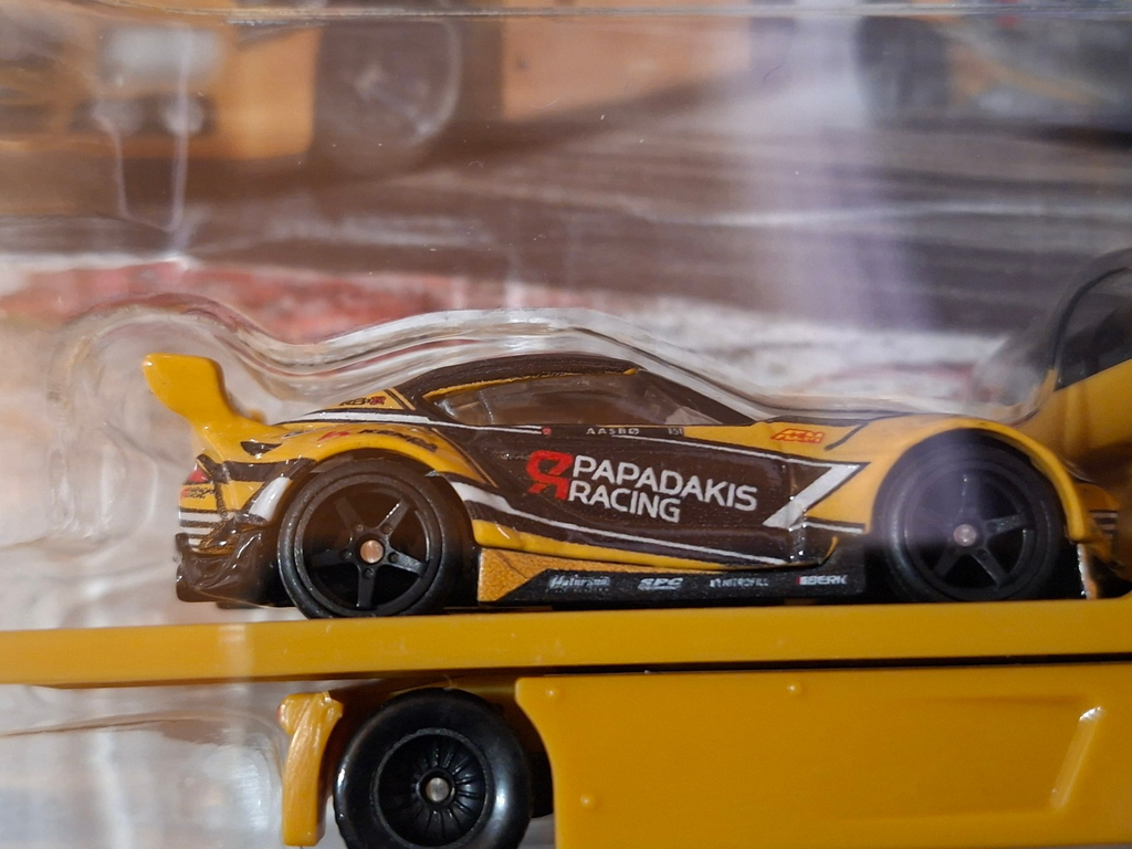 Hot Wheels 2025 Team Transport MIX J ’20 TOYOTA GR SUPRA / FLEET STREET #86 (CT13)