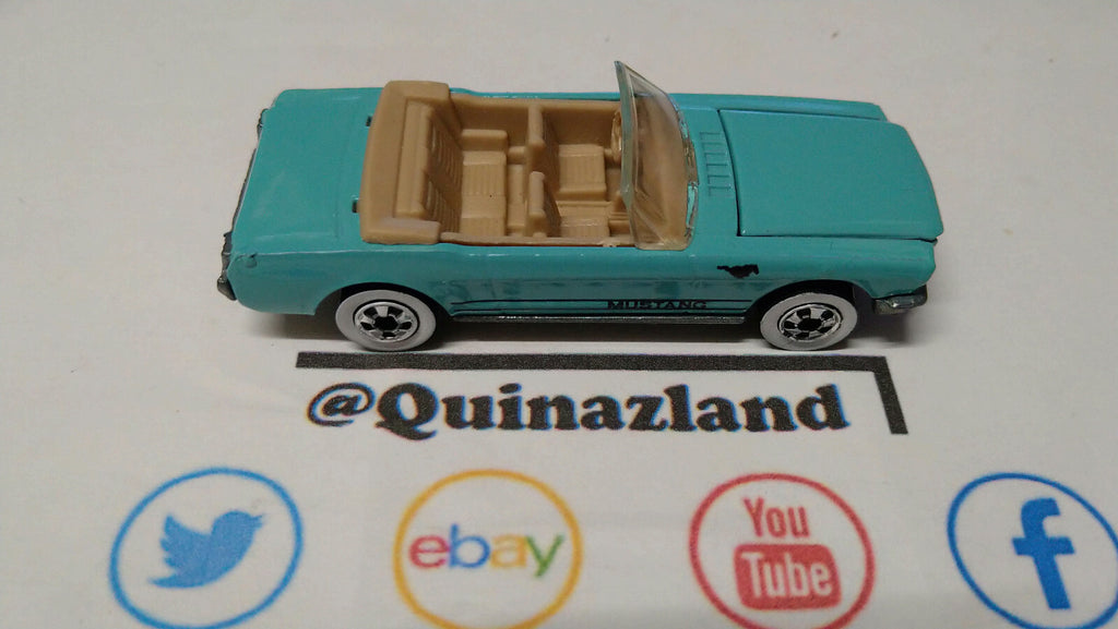 Hot Wheels 65 Ford Mustang Convertible 1987 intèrieur beige  (A07)