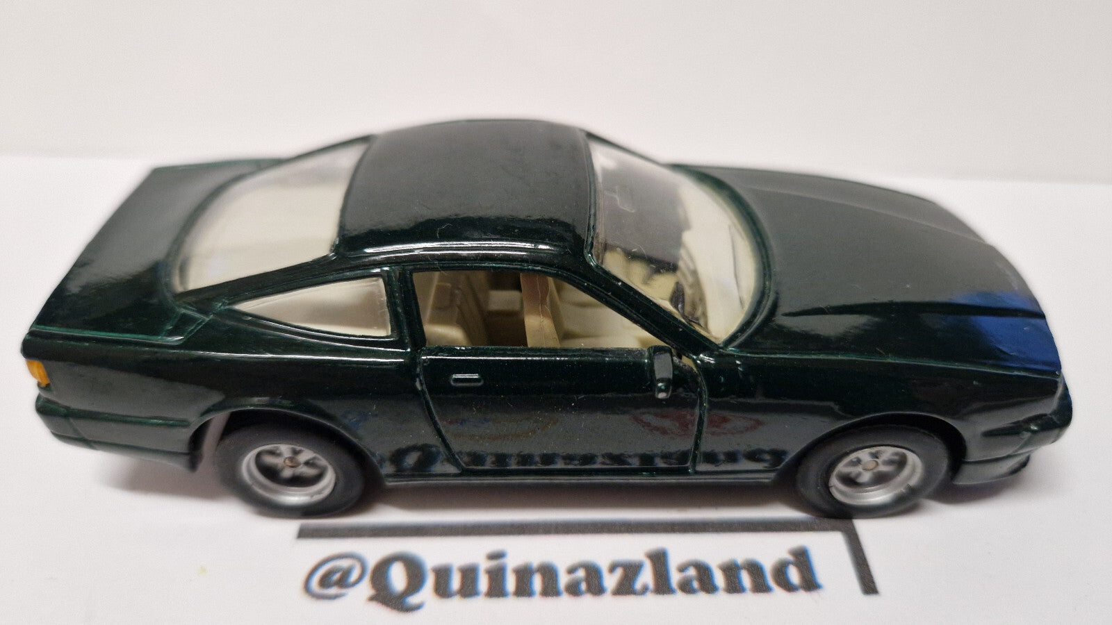 Mc Toy 1/40 Aston Martin  virage  (CP04)