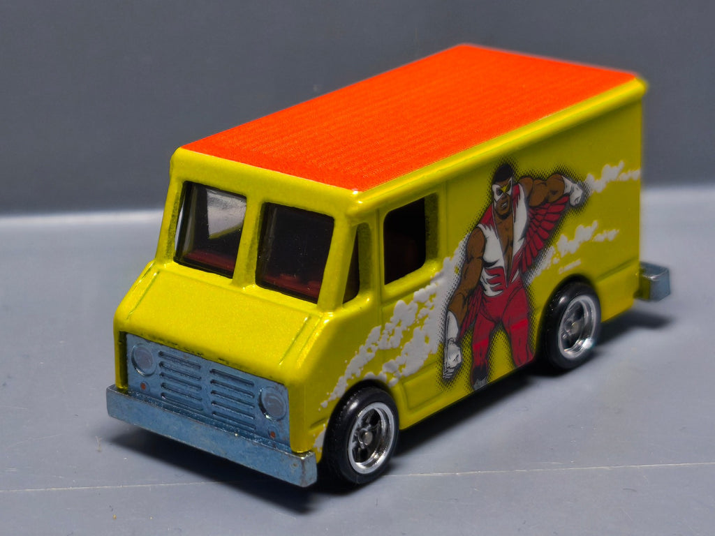 Hot Wheels Marvel Combat medic    (A21)