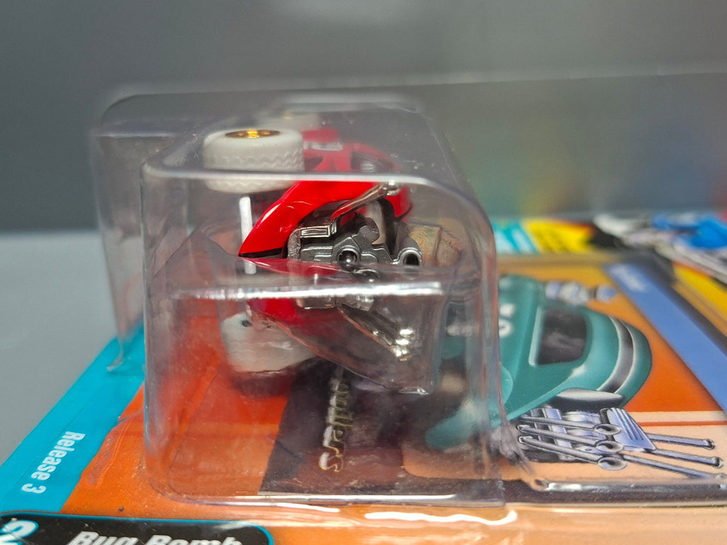 Johnny Lightning Spoilers 19 Volkswagen Bug Bomb rouge Chase white wheels (NG51)