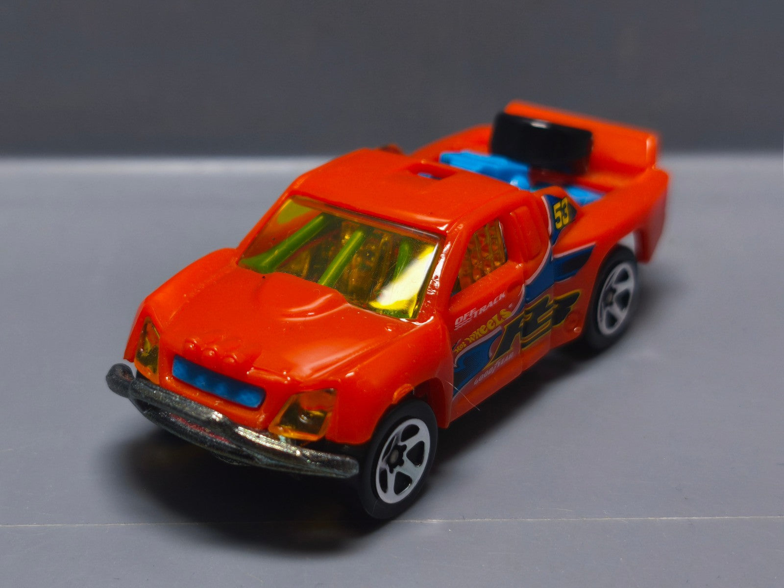 Hot Wheels Off track exclusive kmart 2004-084   (A15)