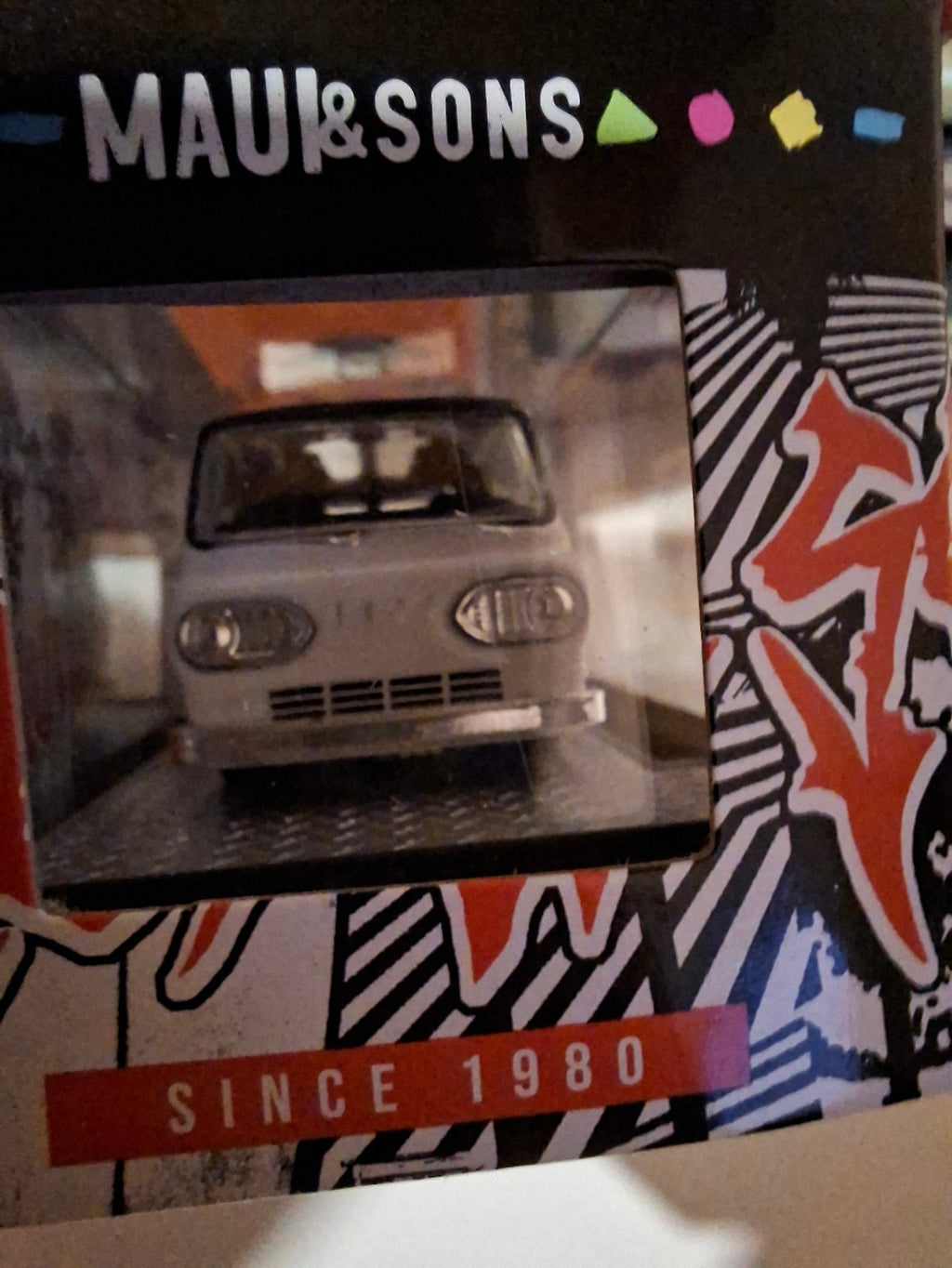 M2 Machines Auto-Thentics R99 1965 Ford Econoline Delivery Van  (NP49)