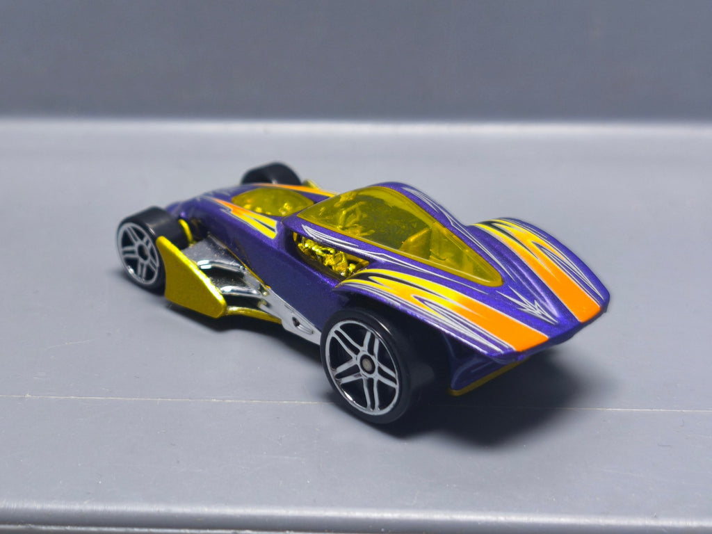 Hot Wheels Brutalistic First Editions 2004-086 (A11)