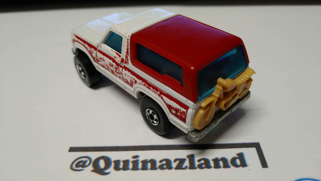 Hot Wheels Personnel carrier 1982 mega force (A04)