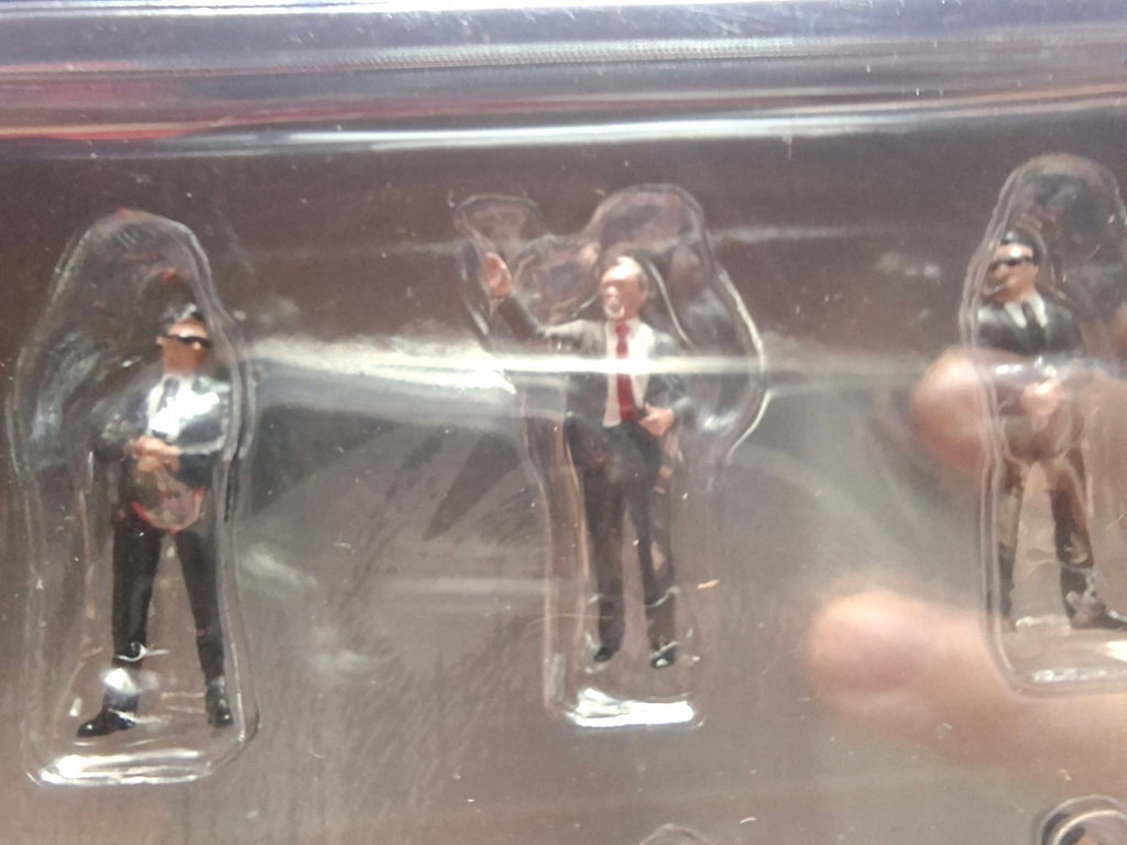 American Diorama  1/64 The Bodyguards, Diecast Figure's (NG52)